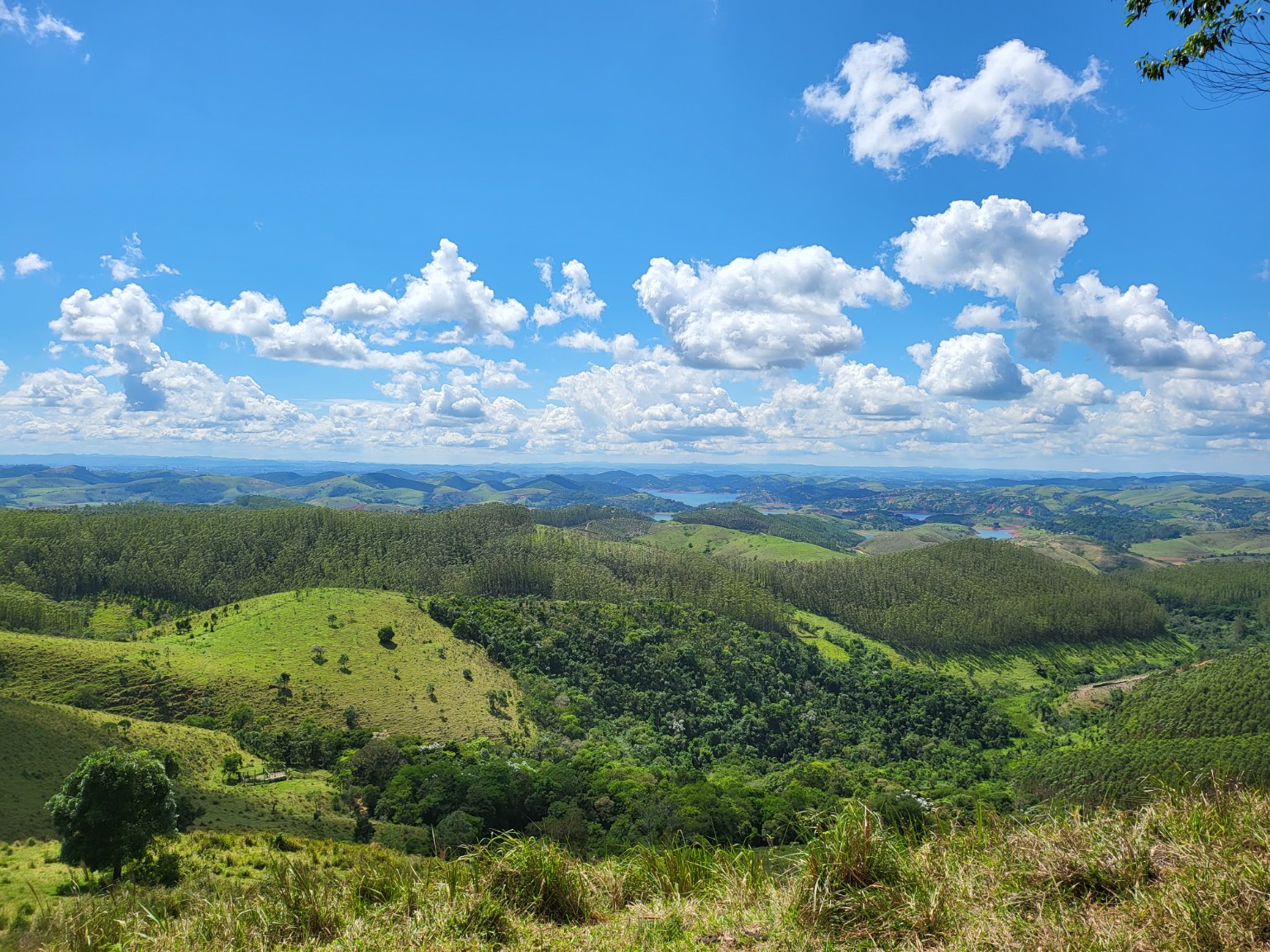 Paisagem de Igaratá vista do Morro Azul
